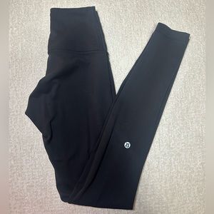 Lululemon Size 0 Wunder train contour fit high rise 28” Black leggings